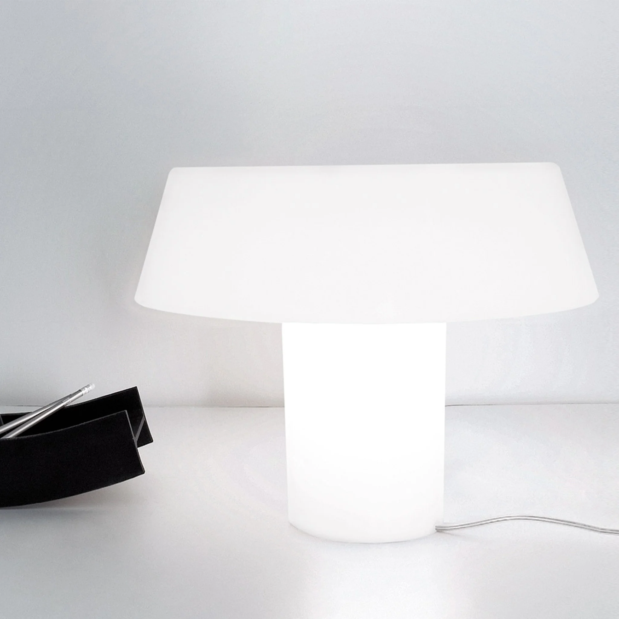 Amami Table Lamp by Naoto Fukasawa for Artemide - Image 2