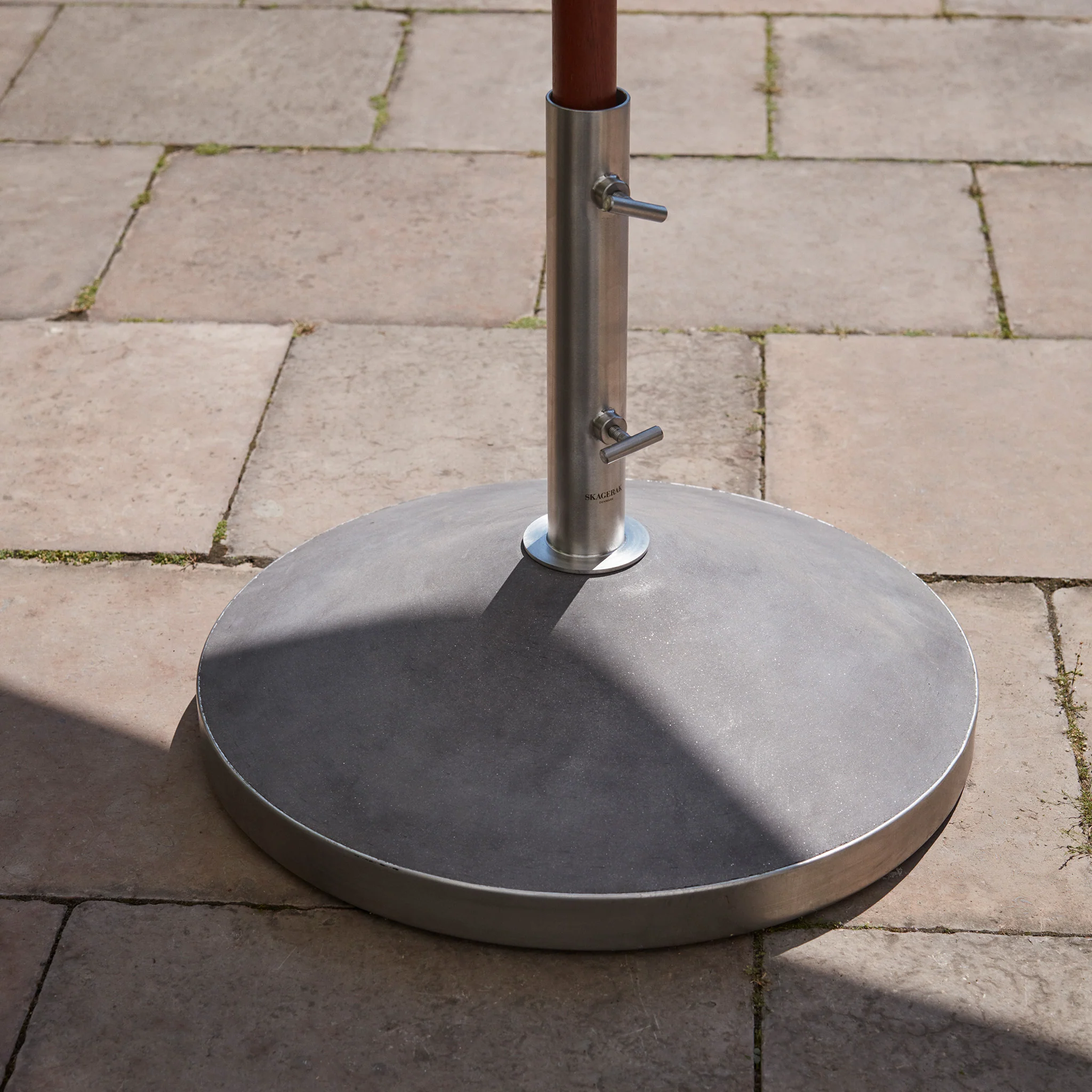 Capri Outdoor Umbrella Foot - Image 3