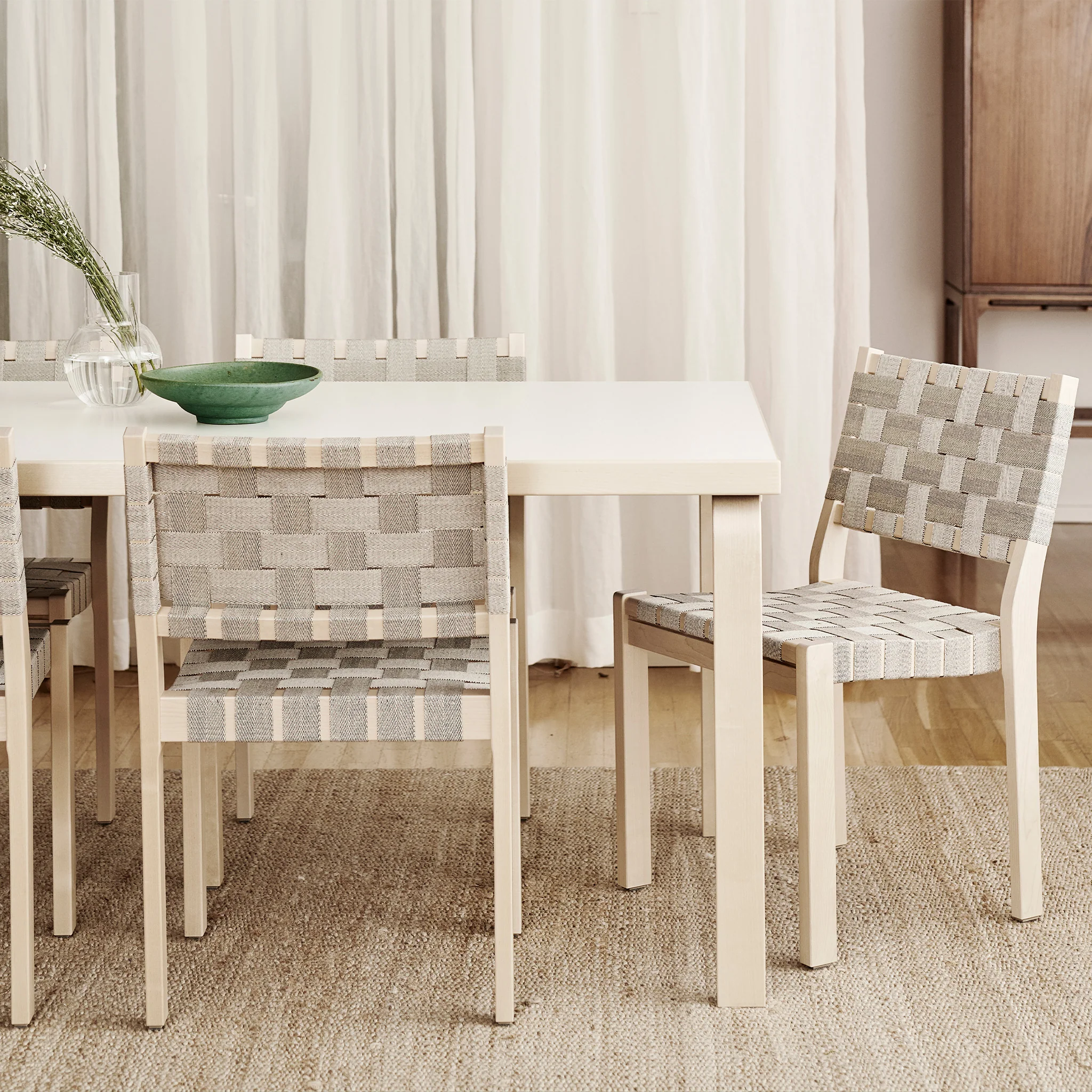 Chair 611 by Artek - Image 7