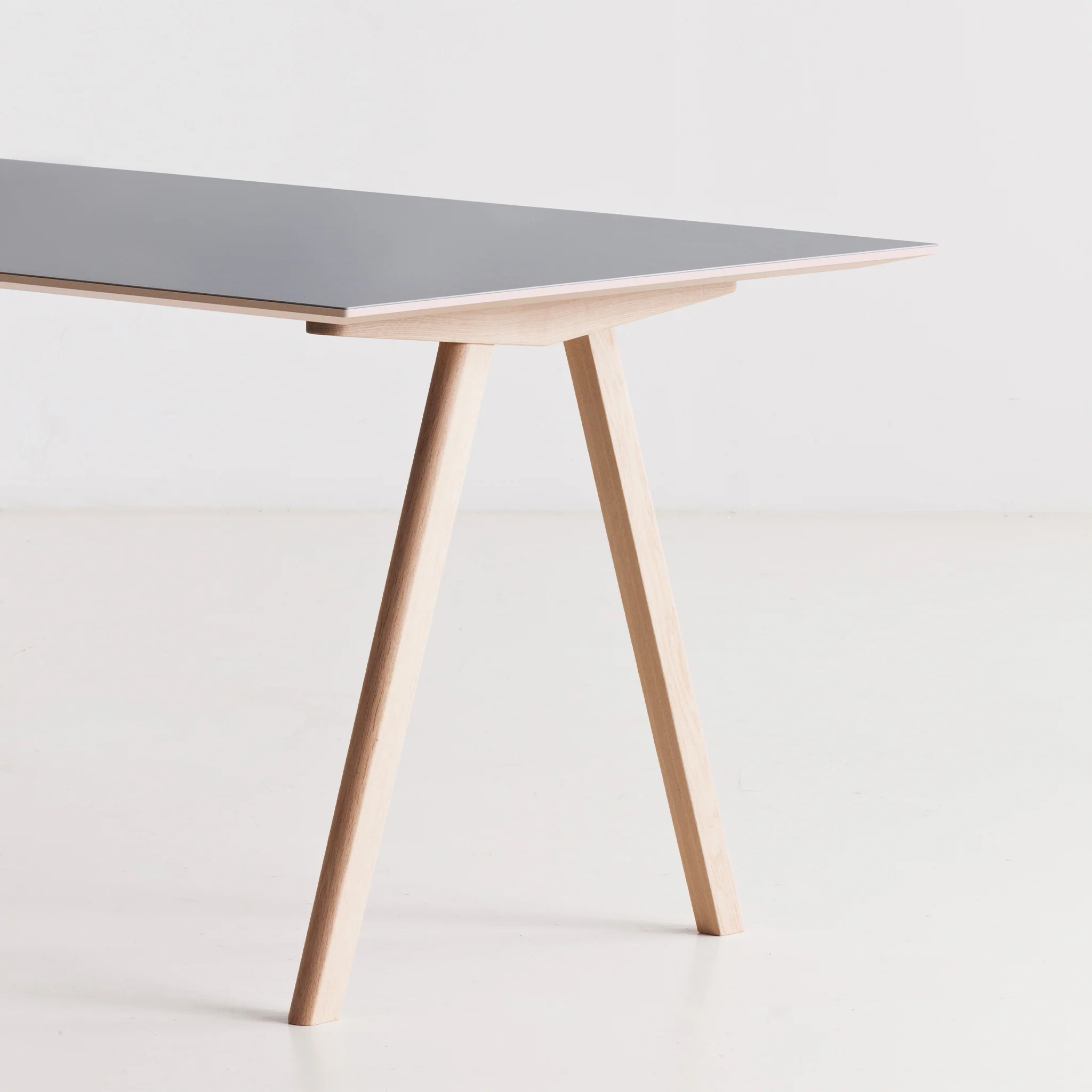 CPH 10 Copenhague Desk 2.0 by Hay - Image 6