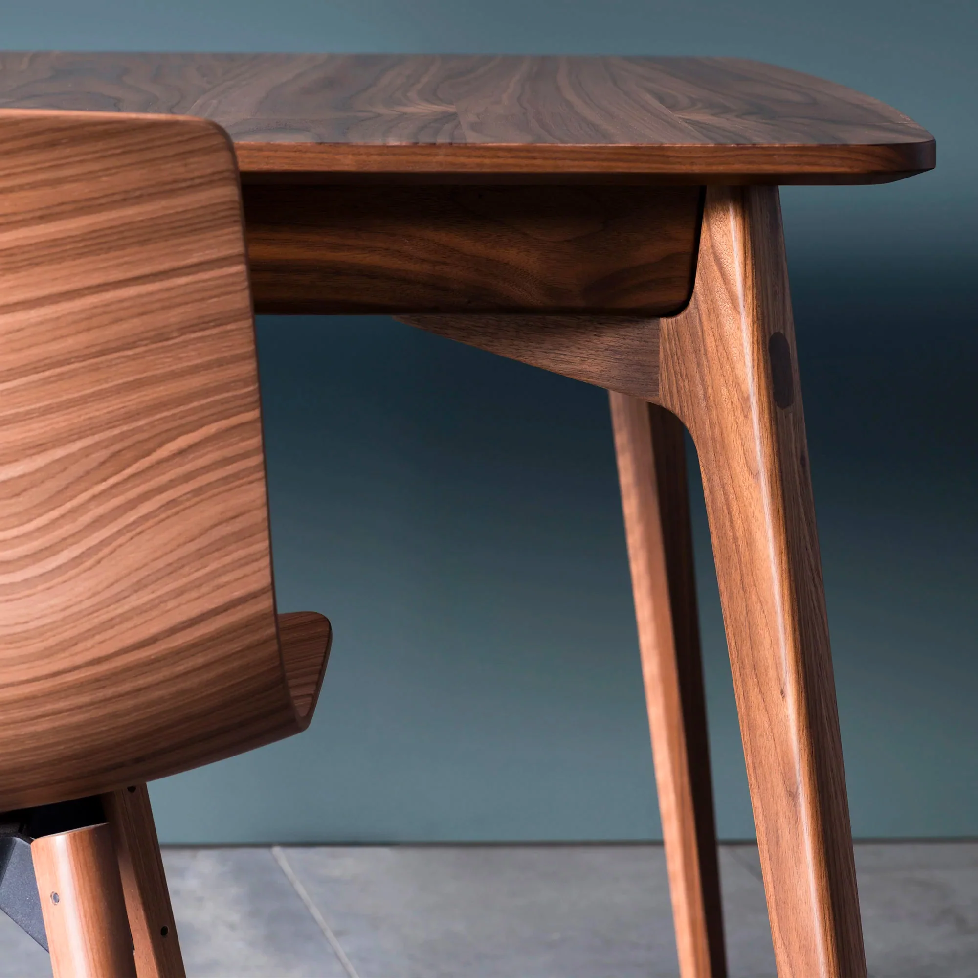 Dulwich Rectangular Extending Table By Matthew Hilton - Image 5