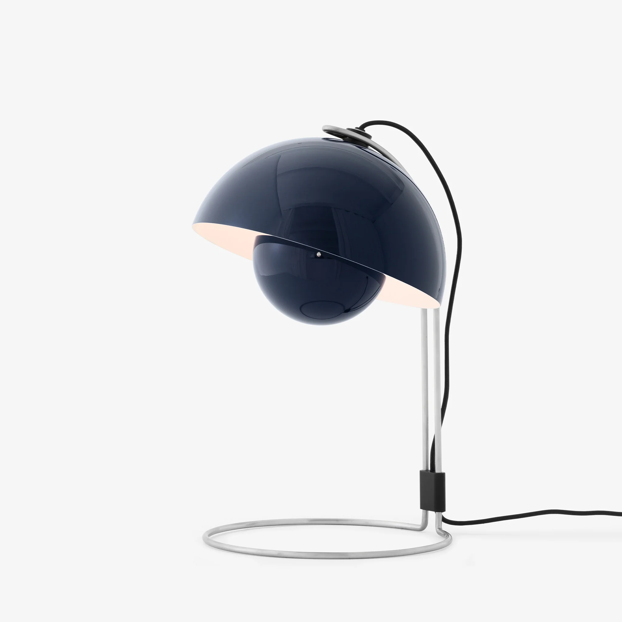 Flowerpot Table Lamp VP4 by &Tradition - Image 10