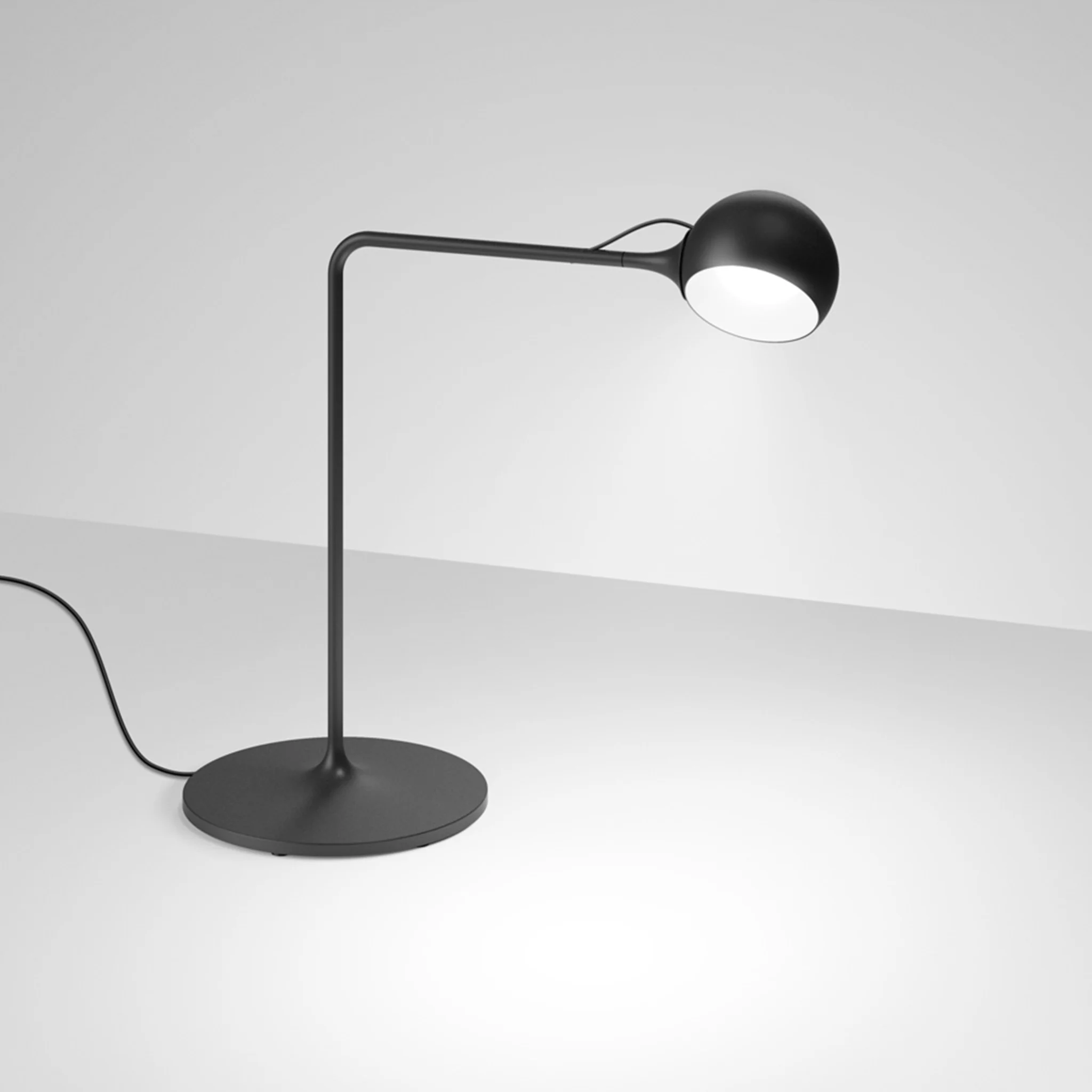 Ixa Table Light by Artemide - Image 4