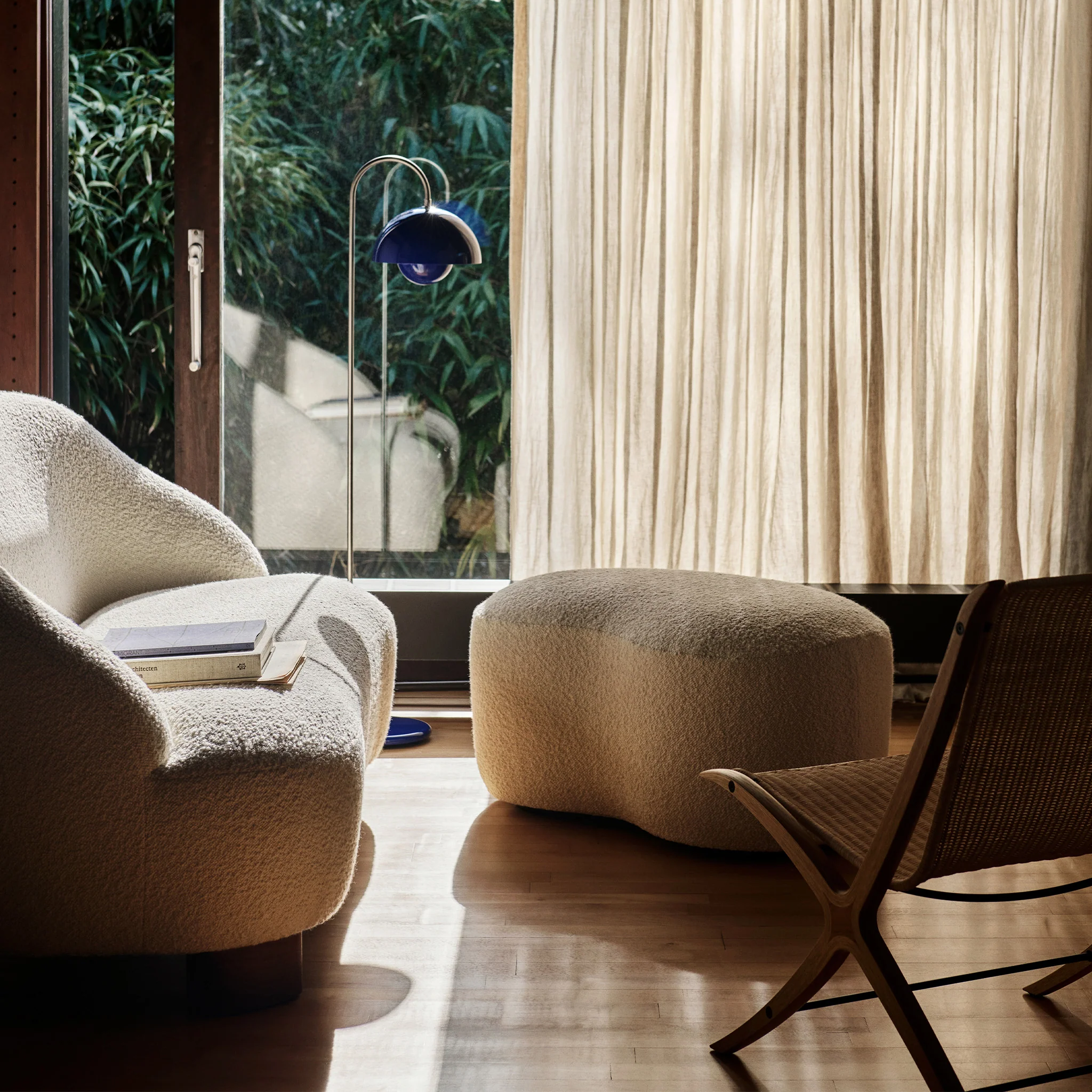 Margas LC5 Pouf - Image 5