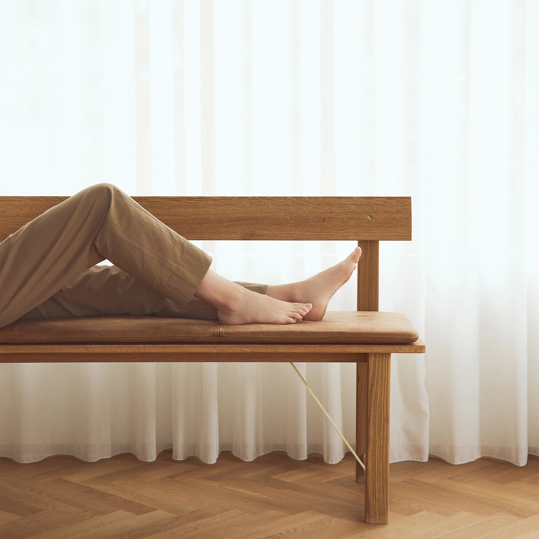 Position Bench 155 by Form and Refine - Image 3